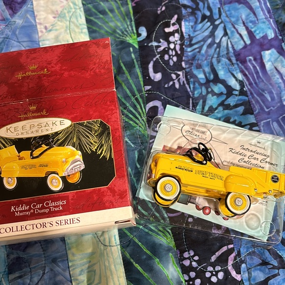 Keepsake ornaments in box - Picture 10 of 10